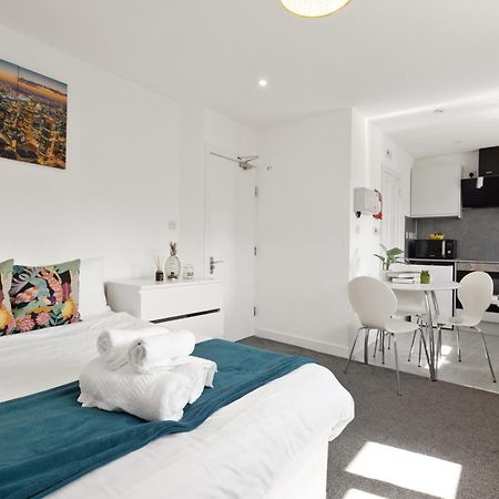 South Harrow Apartment لندن المظهر الخارجي الصورة